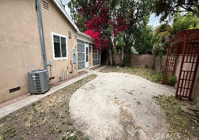 Photo 3 of Single family home for sale at 7106 Jellico Ave, Van Nuys, CA 91406 | MLS# IV26148297 | Listing updated on 2026-09-28