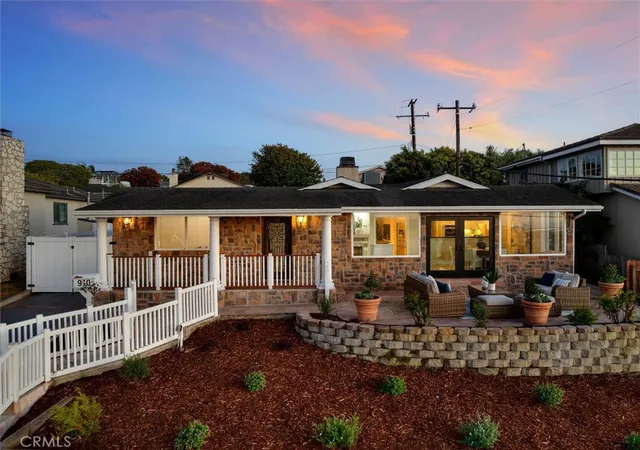 Photo 3 of Sale Pending at 910 Calle Miramar, Redondo Beach, CA 90277 | MLS# PV26140631 | Listing updated on 2026-09-28