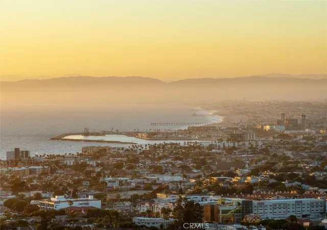 Photo 4 of Sale Pending at 910 Calle Miramar, Redondo Beach, CA 90277 | MLS# PV26140631 | Listing updated on 2026-09-28