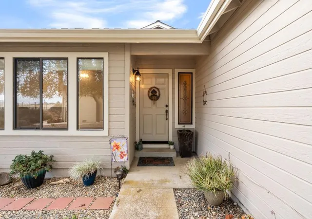 4th image of 729 Helen Dr, Hollister, CA 95023 | MLS# ML82053452