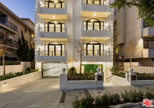 Photo 2 of Sale Pending at 11923 Gorham Ave #102, Los Angeles, CA 90049 | MLS# 26836907 | Listing updated on 2026-09-29