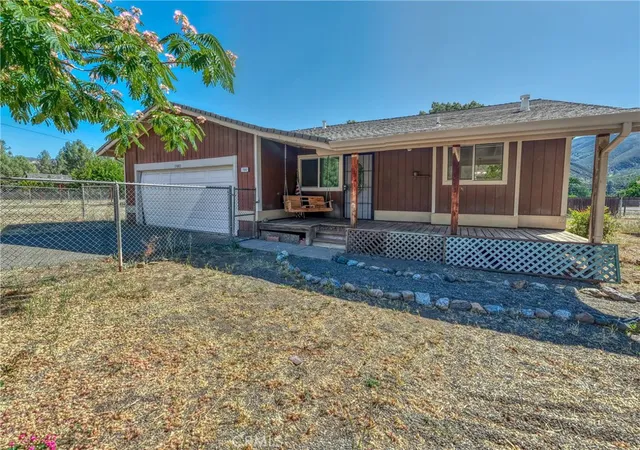 Photo 4 of Single family home for sale at 17002 Acacia, Clearlake Oaks, CA 95423 | MLS# LC26148387 | Listing updated on 2026-10-02