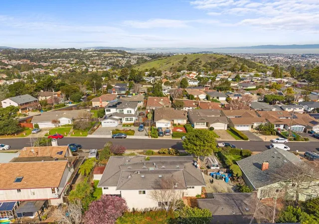 Homes for sale in Belmont, CA | 2725 Belmont Canyon Rd, Belmont, CA 94002 | MLS# ML82053455