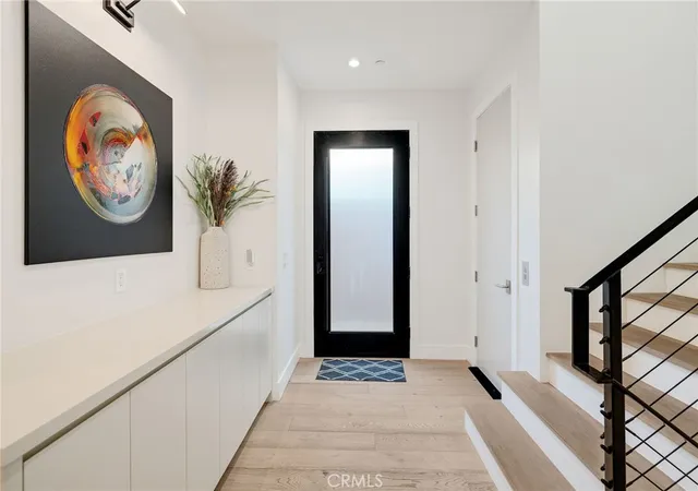 Photo 2 of Sale Pending at 622 1st Place, Hermosa Beach, CA 90254 | MLS# SB26146111 | Listing updated on 2026-09-01