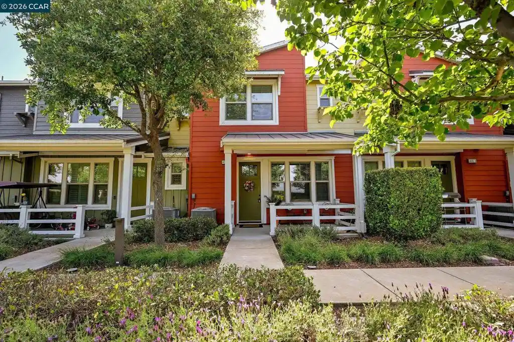 Listing Photo 1 - Condo for sale in 400 Persimmon Common located at 400 Persimmon Common, Livermore, CA 94551 - Unit 400 Persimmon Comn