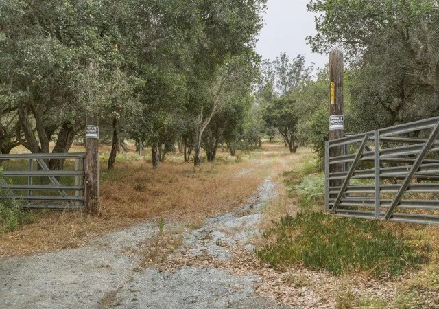 2nd image of 0 Valle Pacifico, Salinas, CA 93907 | MLS# ML82053459