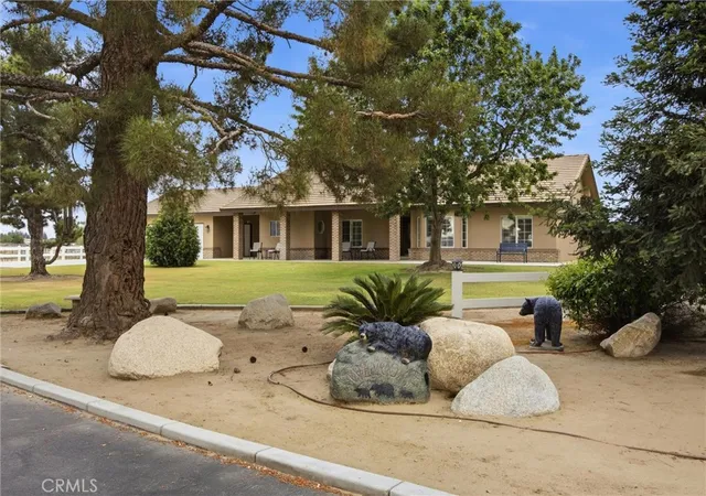 5th image of 1328 Valov Ln, Bakersfield, CA 93314 | MLS# SR26148312