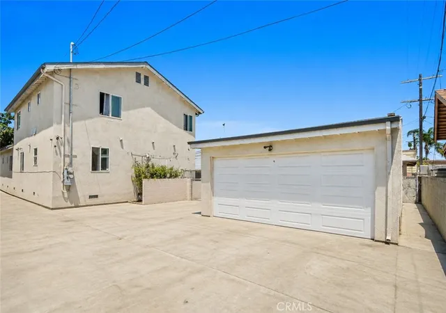 Listing Photo 4 - Condo for sale in building located at 232 E 47th, Los Angeles, CA 90011