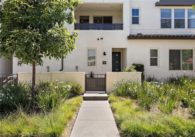 Photo 2 of Condo for sale at 121 Graze, Rancho Mission Viejo, CA 92694 | MLS# OC26147885 | Listing updated on 2026-10-11
