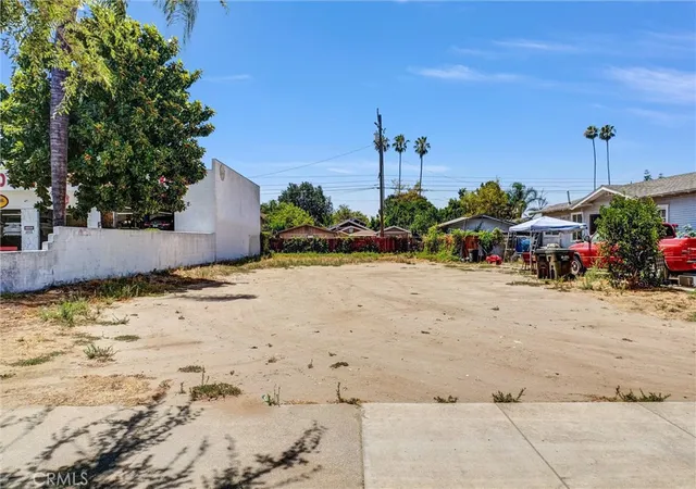 14th image of 968 E Mission Blvd, Pomona, CA 91766 | MLS# DW26148582