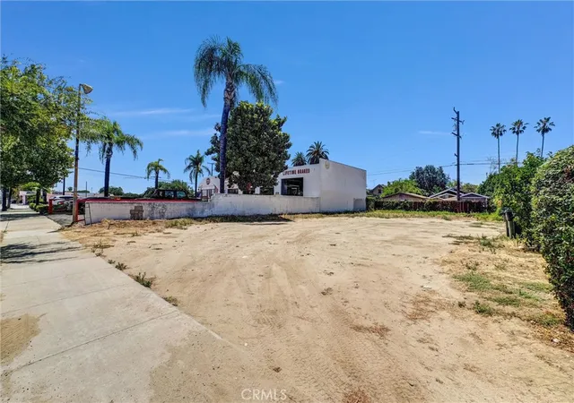 4th image of 968 E Mission Blvd, Pomona, CA 91766 | MLS# DW26148582