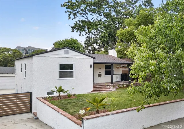 4th image of 210 N Naomi St, Burbank, CA 91505 | MLS# GD26144477