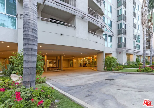 Photo 2 of Condo for sale at 267 S San Pedro St #213, Los Angeles, CA 90012 | MLS# 26856543 | Listing updated on 2026-10-07