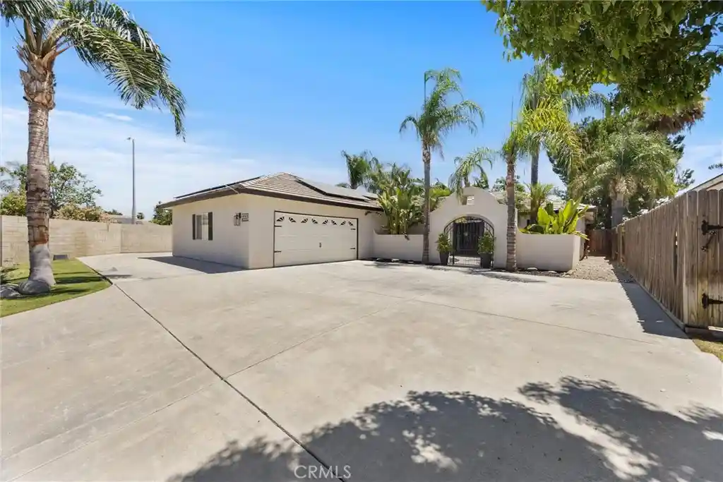 Single family home for sale at 4908 Polo Clb, Bakersfield, CA 93312 | MLS# SC26142607