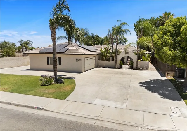 Photo 2 of Single family home for sale at 4908 Polo Clb, Bakersfield, CA 93312 | MLS# SC26142607 | Listing updated on 2026-10-06