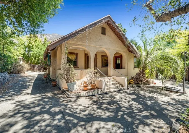 Photo 2 of Single family home for sale at 611 E Grandview, Sierra Madre, CA 91024 | MLS# AR26148218 | Listing updated on 2026-10-07