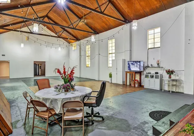 Listing Photo 5 - Condo for sale in building located at 1190 Davis St, San Leandro, CA 94577
