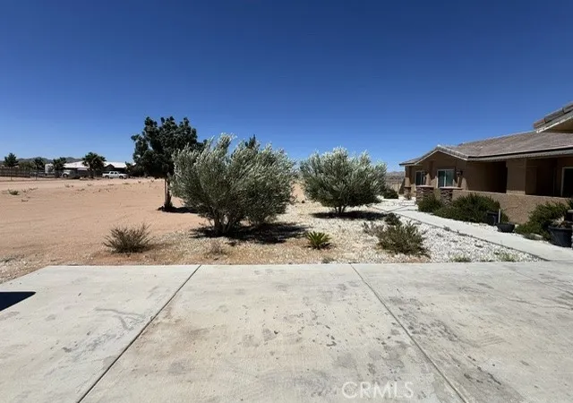 3rd image of 21832 Thunderbird, Apple Valley, CA 92307 | MLS# CV26148677