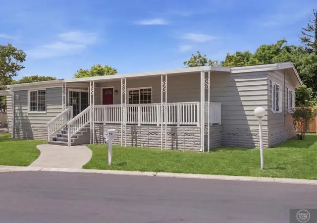 2nd image of 2901 Moss Hollow Dr #2901, San Jose, CA 95121 | MLS# ML82053503