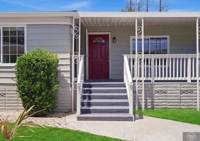3rd image of 2901 Moss Hollow Dr #2901, San Jose, CA 95121 | MLS# ML82053503
