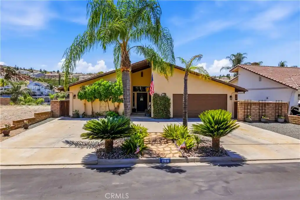 Photo 1 of Single family home for sale at 21931 Strawberry, Canyon Lake, CA 92587 | MLS# SW26148554 | Listing updated on 2026-10-13