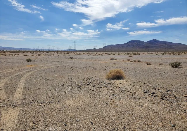 2nd image of 37211 Paradise Spring, Yermo, CA 92398 | MLS# HD26147781