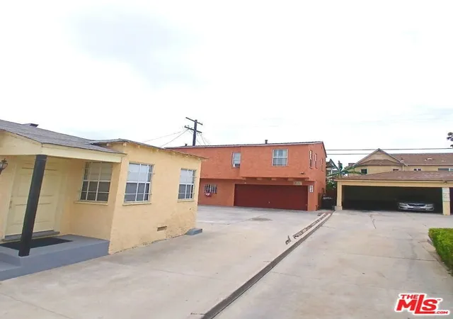 Listing Photo 4 - Condo for sale in building located at 1733 S La Brea Ave, Los Angeles, CA 90019