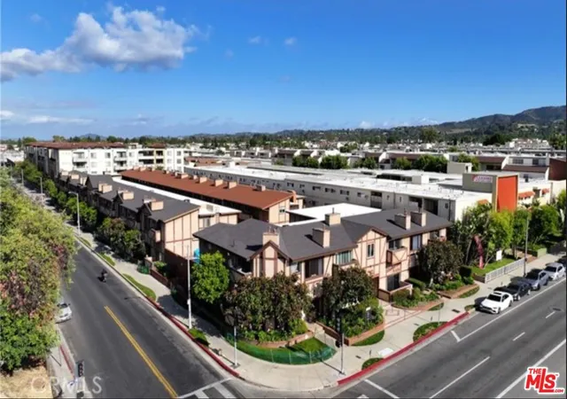 Photo 3 of Condo for sale at 5500 Lindley Ave #217, Encino, CA 91316 | MLS# 26851463 | Listing updated on 2026-09-04