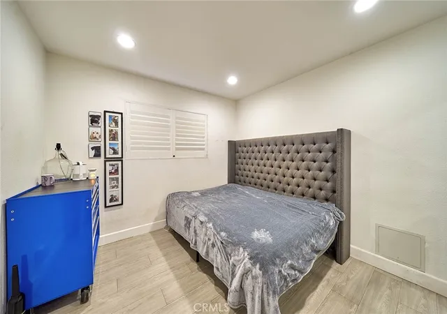 2nd image of 2513 W Mall Place, Anaheim, CA 92804 | Houzeo