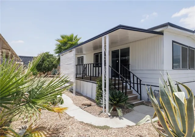 Photo 4 of Manufactured home for sale at 3700 Buchanan St #58, Riverside, CA 92503 | MLS# IV26148954 | Listing updated on 2026-07-08