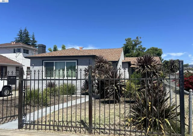 Homes for sale in Oakland, CA | 2253 Warner Ave, Oakland, CA 94603 | MLS# 41140907