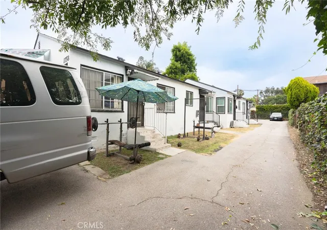 4th image of 1758 Lincoln Ave, Pasadena, CA 91103 | MLS# AR26147655