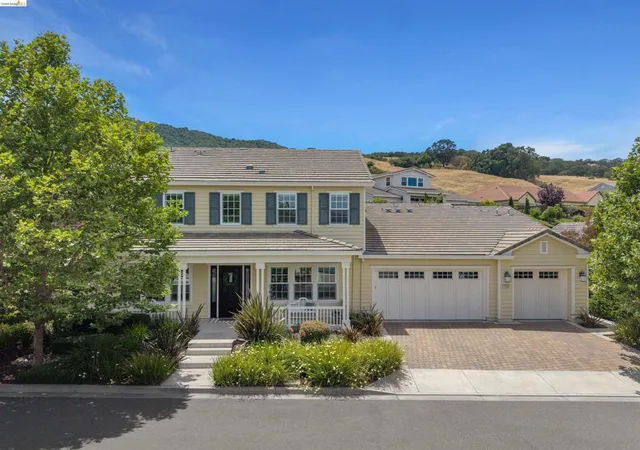 Photo 3 of Single family home for sale at 309 Wingfield Ct, Danville, CA 94526 | MLS# 41140919 | Listing updated on 2026-09-12