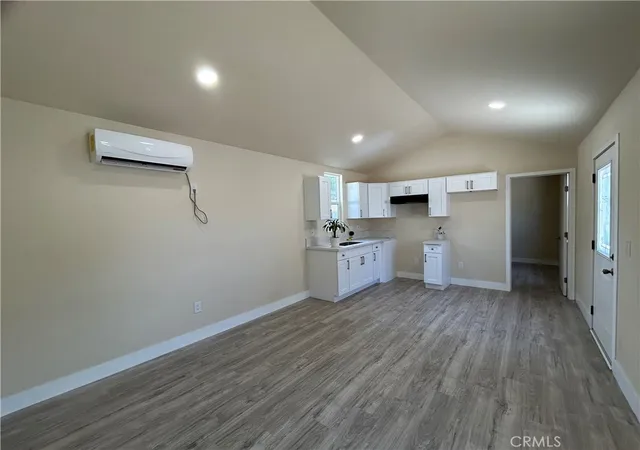 Photo 3 of Manufactured home for sale at 300 E Arbor St #2, Long Beach, CA 90805 | MLS# AR26149050 | Listing updated on 2026-08-05