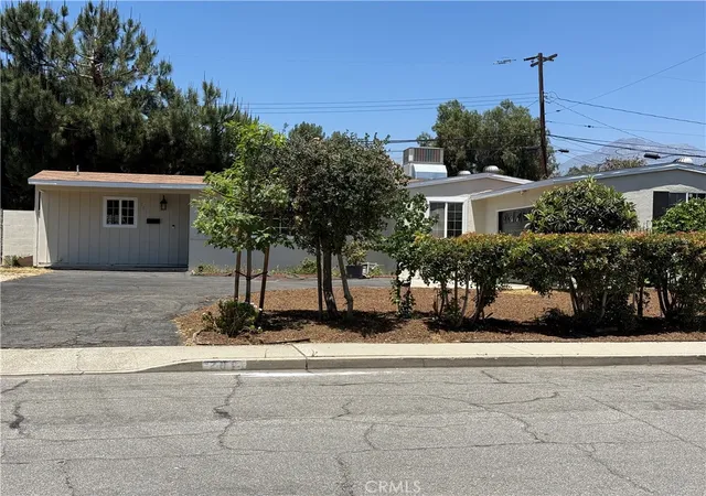 Homes for sale in Claremont, CA | 201 Bryn Mawr, Claremont, CA 91711 | MLS# CV26109089