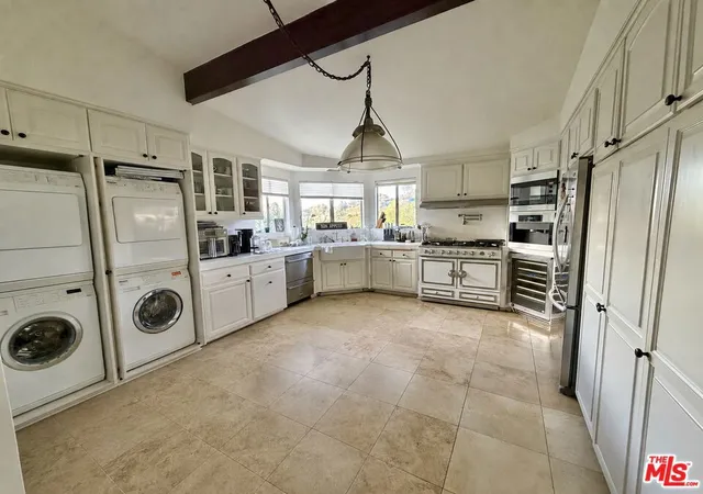 Photo 2 of Sale Pending at 3186 Coldwater Cyn Ave, Studio City, CA 91604 | MLS# 26856625 | Listing updated on 2026-10-01
