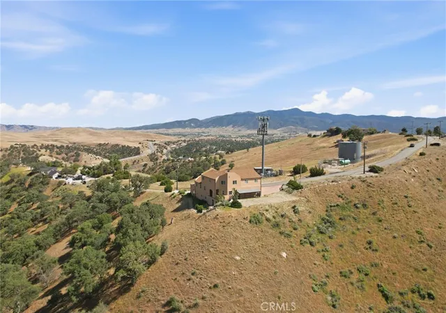 Photo 3 of Single family home for sale at 19701 Dovetail, Tehachapi, CA 93561 | MLS# SR26149205 | Listing updated on 2026-09-03