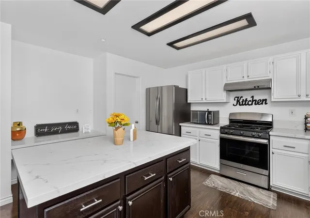 Photo 3 of Single family home for sale at 15559 Skylark Ave, Fontana, CA 92336 | MLS# IG26149229 | Listing updated on 2026-10-03