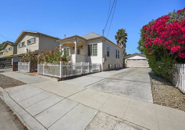 Photo 2 of Single family home for sale at 183 Rainier St, San Jose, CA 95126 | MLS# ML82053581 | Listing updated on 2026-10-08