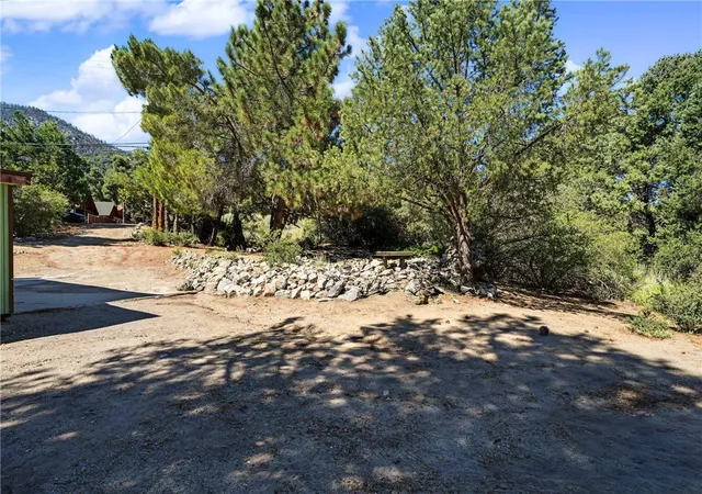 Homes for sale in Frazier Park, CA | 14533 Voltaire, Frazier Park, CA 93225 | MLS# IV26146881