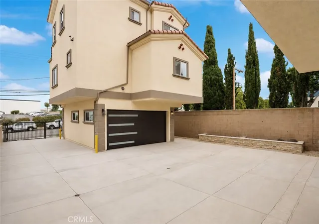 Photo 2 of Townhouse for sale at 4100 Spencer, Torrance, CA 90503 | MLS# SB26145669 | Listing updated on 2026-10-06