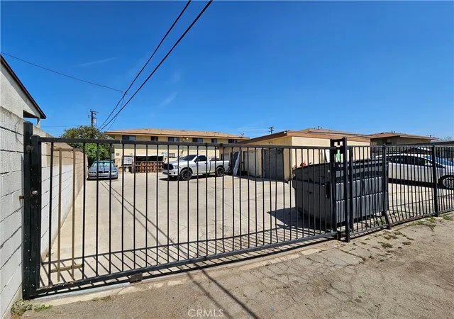 2nd image of 1574 Laurel Ave, Pomona, CA 91768 | MLS# TR26149298