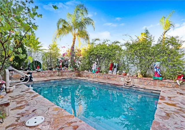 Photo 1 of Sale Pending at 26689 Dry Fls, Corona, CA 92883 | MLS# PW26149307 | Listing updated on 2026-10-06