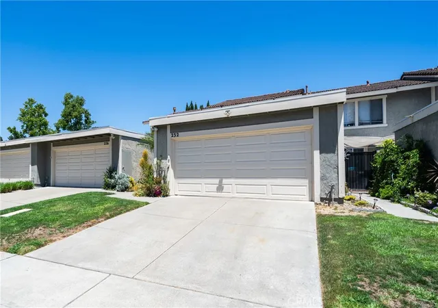 Photo 2 of Townhouse for sale at 232 Aqueduct Dr, Placentia, CA 92870 | MLS# PW26149352 | Listing updated on 2026-10-07