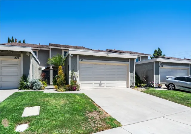Photo 3 of Townhouse for sale at 232 Aqueduct Dr, Placentia, CA 92870 | MLS# PW26149352 | Listing updated on 2026-10-07
