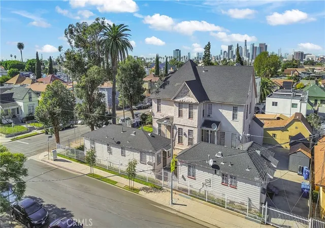 Listing Photo 5 - Condo for sale in building located at 2429 E 3rd, Los Angeles, CA 90033