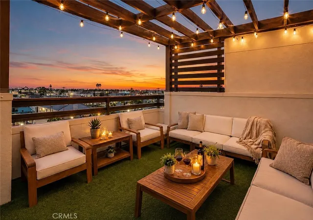Listing Photo 1 - Condo for sale in building located at 1648 Topanga, Costa Mesa, CA 92627