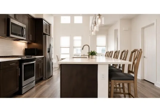 Listing Photo 4 - Condo for sale in building located at 1648 Topanga, Costa Mesa, CA 92627