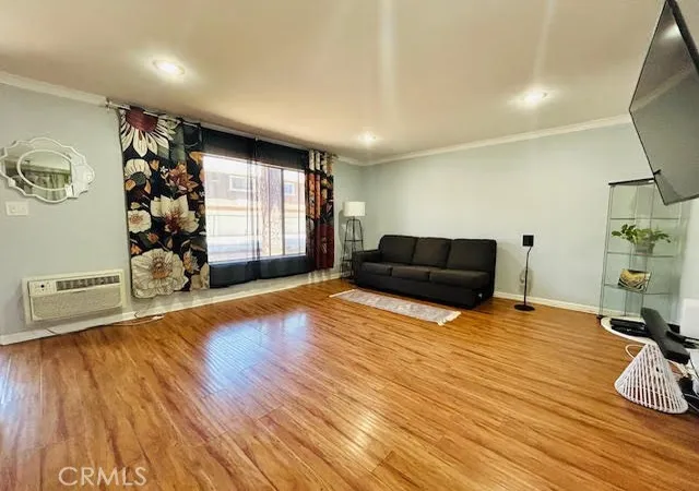 Listing Photo 2 - Condo for sale in building located at 7304 Exeter St, Paramount, CA 90723 - Unit #E