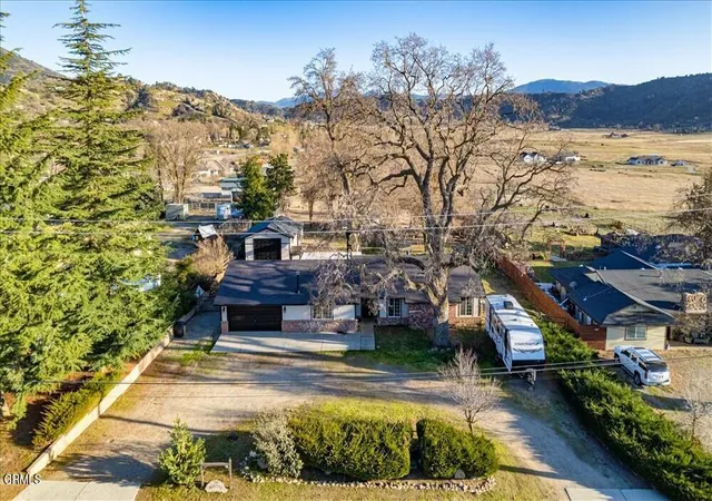 Photo 2 of Single family home for sale at 28050 Black Gold Way, Tehachapi, CA 93561 | MLS# V1-37485 | Listing updated on 2026-10-01